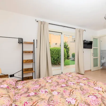 Splendido Monolocale Con Giardino * Olbia