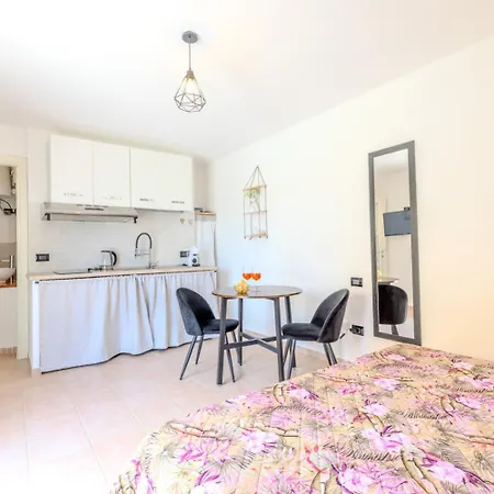 Splendido Monolocale Con Giardino Appartement *