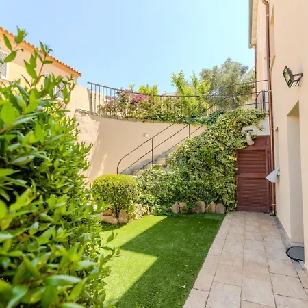 Splendido Monolocale Con Giardino Olbia