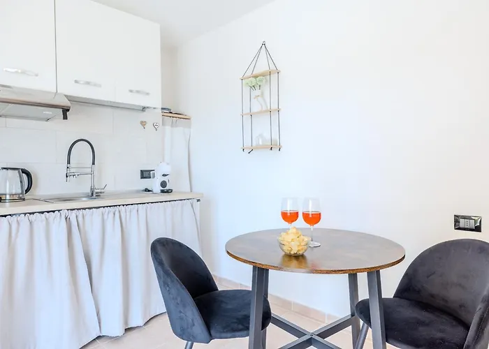 Appartamento Splendido Monolocale Con Giardino