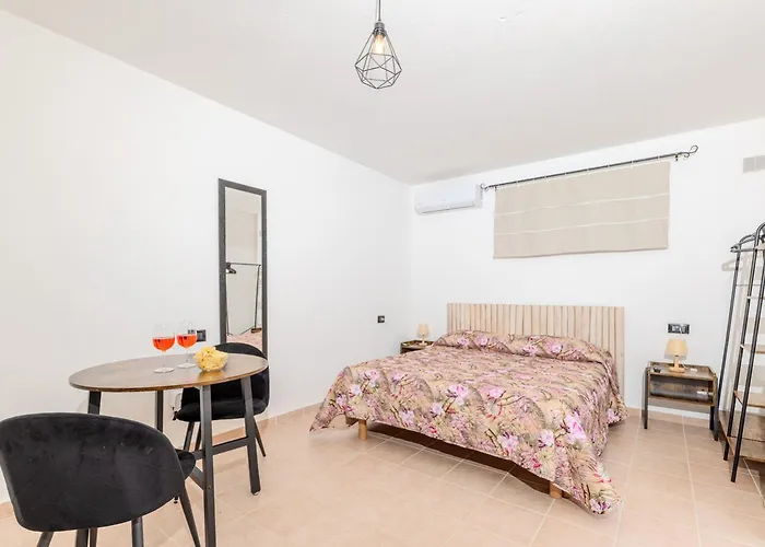 Appartamento Splendido Monolocale Con Giardino Olbia